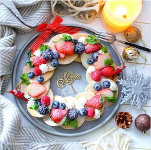 まぁるく並べて華やかに♪クリスマスの朝に食べたい「#リースパンケーキ」