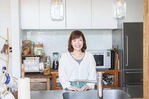 “適度に見せる”で、キッチンのごちゃつきを解消！～大石亜子（あこ）さんの「世界一楽しいわたしの台所」