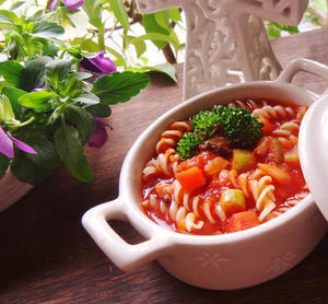 ひと皿でお腹満足♪「トマトのスープパスタ」おすすめレシピ