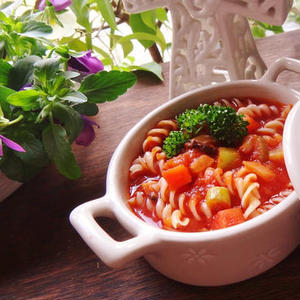 ひと皿でお腹満足♪「トマトのスープパスタ」おすすめレシピ