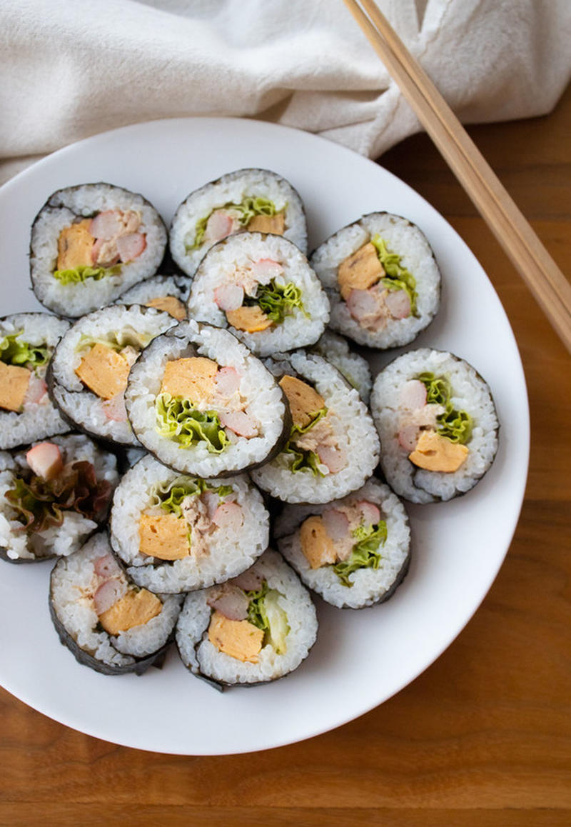 お子さんにも食べやすい カラフル サラダ巻き寿司 レシピ5選 くらしのアンテナ レシピブログ