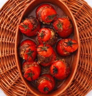 詰めるともっと美味しくなる♪「トマトファルシ」レシピ5選