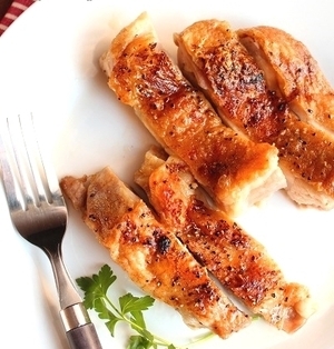 パリパリ食感が最高♪焼くだけ「鶏もも肉」レシピ