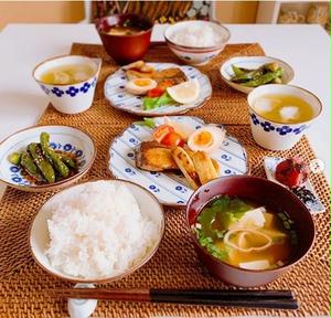 うつわ好きさん注目！ほっこりかわいい「#益子焼」のある食卓