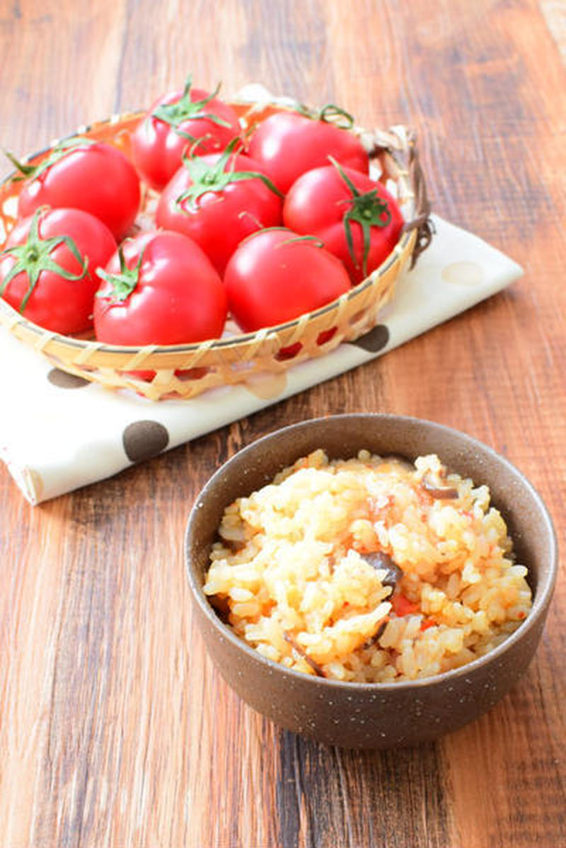 甘味 旨みたっぷり 生のトマト で炊き込みごはんを作ろう くらしのアンテナ レシピブログ