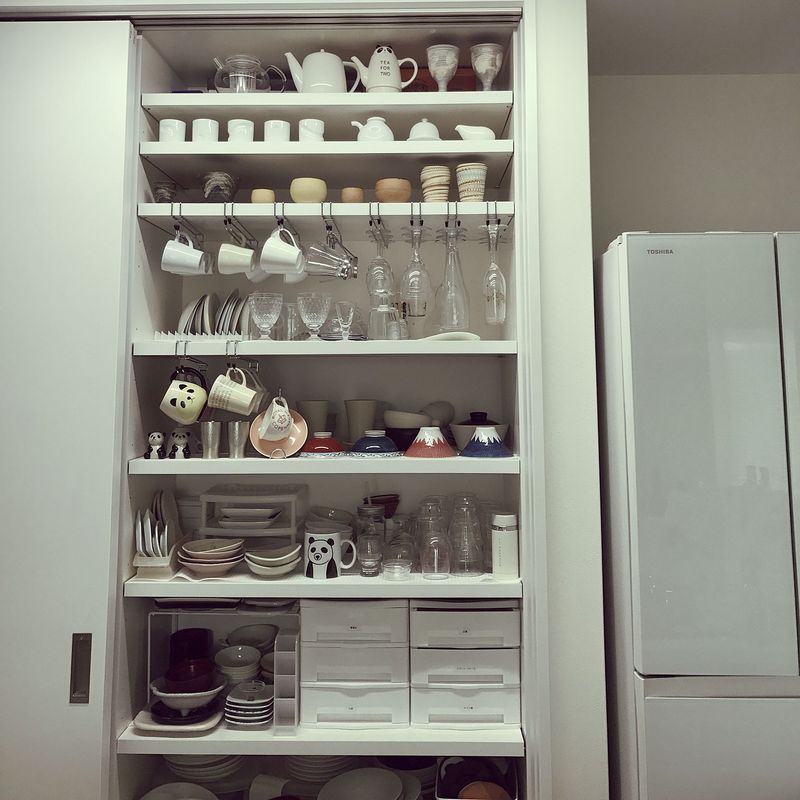 アイデアいろいろ センス光る 食器棚 の収納術 くらしのアンテナ レシピブログ