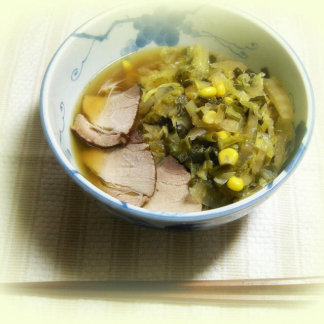 セレクテイ　あめ色玉ねぎで煮豚とラーメンを。