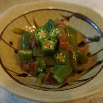 今日は，「おくらとししとうの梅肉おかか和え」