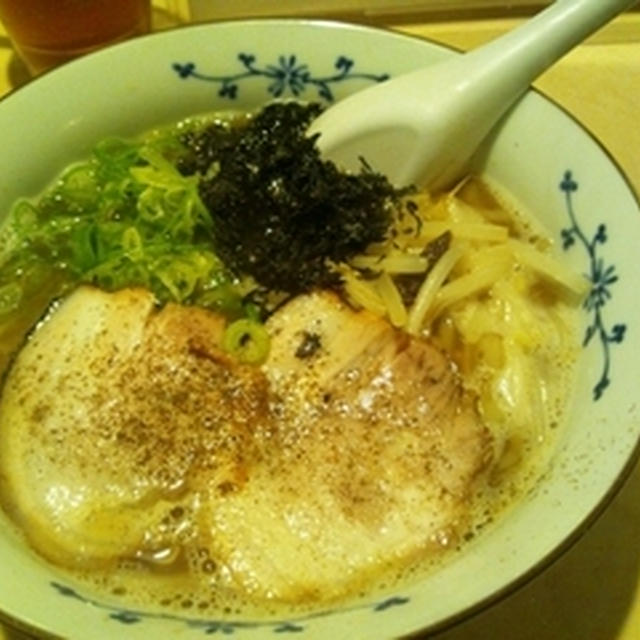 神戸のラーメン屋さん　みなとやさん