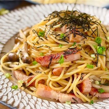 【レシピ】うま味染み込む♬きのことベーコンの和風パスタ♬