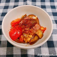 ニッポンハム「シャウ ベーコロン」を使って、なすとトマト、ベーコロンの黒酢炒め