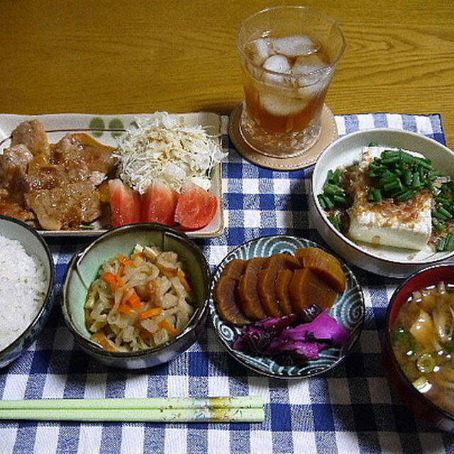 【夕食】豚肉生姜焼き・切干大根煮物・冷奴…