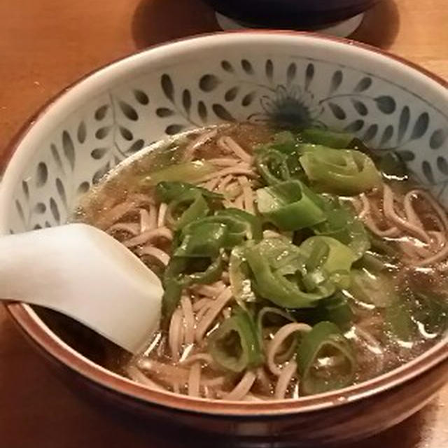 ゆく年くる年：〆はすがしく葱蕎麦