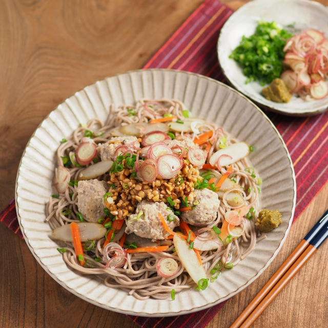 スープン記事、あじのつみれ汁の磯納豆ぶっかけ蕎麦＆想夫恋の大盛り焼きそば