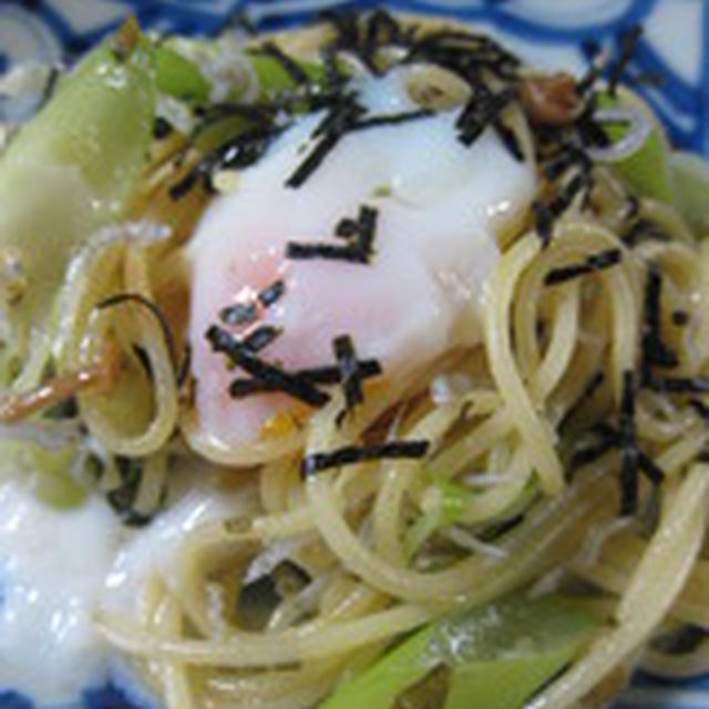 「温泉たまごと長葱の和風パスタ～市販のパスタソースを使って～」