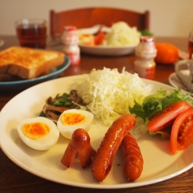 今日は遅朝ごはん