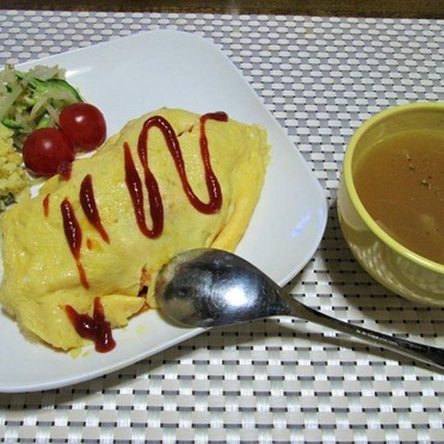 昔懐かし？チキンライスのオムライス♪