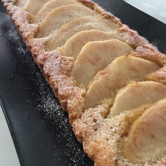 洋梨のアーモンドケーキ。