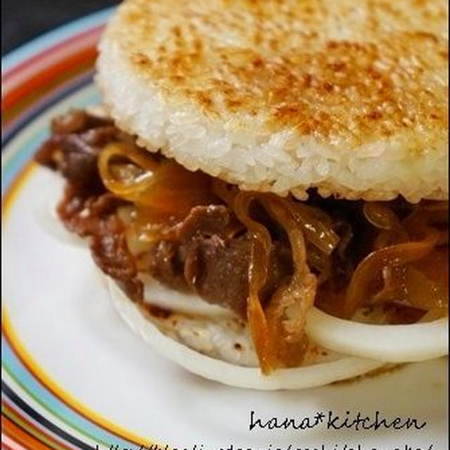 【簡単メニュー】焼き肉ライスバーガーのレシピ。
