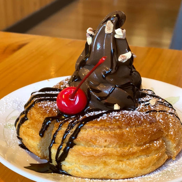 秘密の…⁈ と コメダ×GODIVA ショコラノワール食べてみた♡