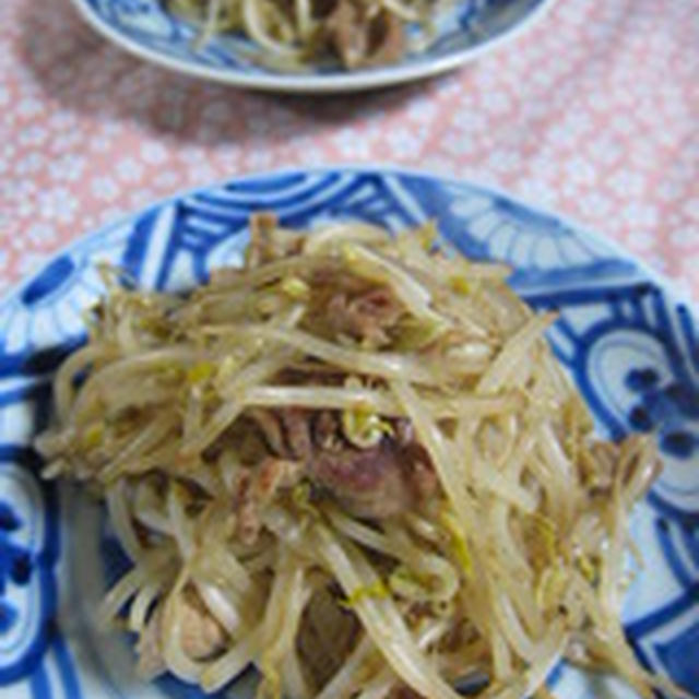 「醤油麹でコクだし☆豚肉ともやしの山椒風味炒め」