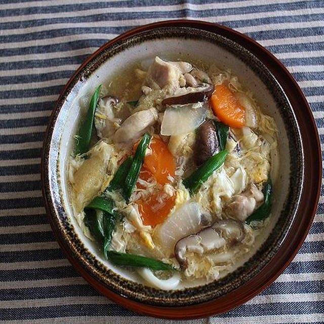 熱々が美味しい五目あんかけうどん