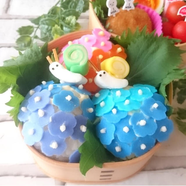 紫陽花おにぎりとかたつむり弁当〖デコ弁〗 #平日お昼ご飯はお弁当or外食