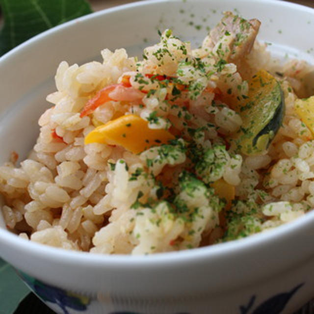 一番出汁で炊く夏野菜とベーコンの炊き込みごはん☆