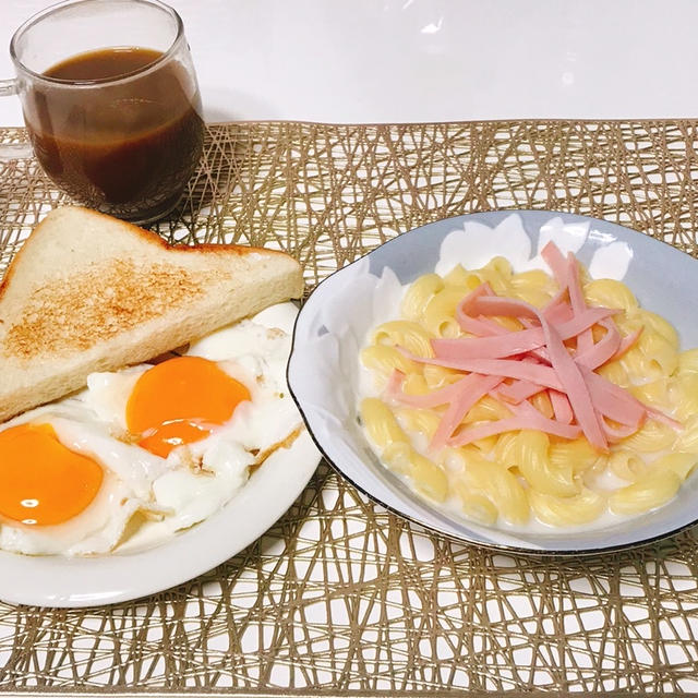 「茶餐廳」の朝セット