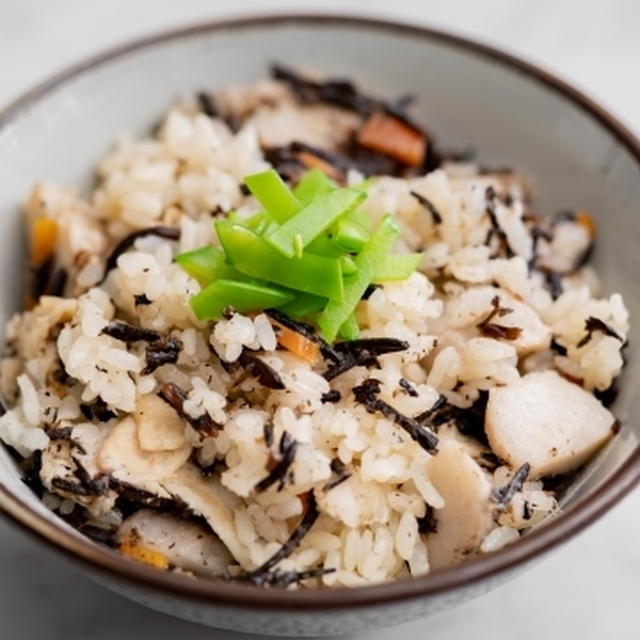 ひじきと里芋の炊き込みご飯のレシピ