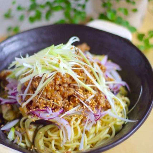 生姜豚味噌の作り置きで！ピリ辛♡肉味噌と茄子の和え麺＊お泊まり会