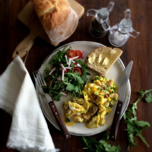 Smoked Trout Scrambled Egg Breakfastマスの燻製入りスクランブルエッグ朝食