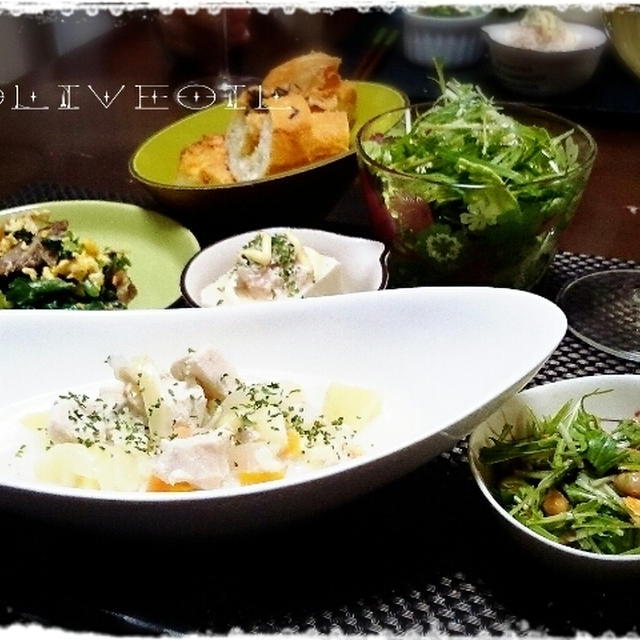 3週ぶりの花金ご飯。鶏ムネ肉のミルク煮とか野菜たっぷり。