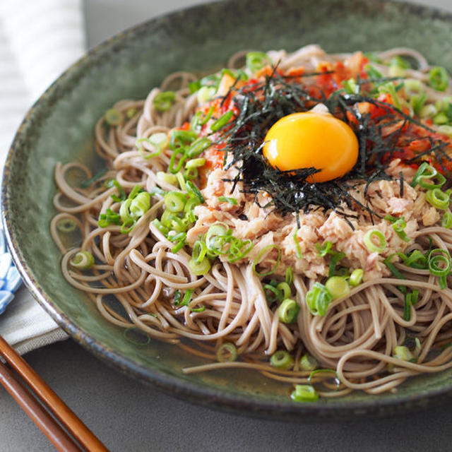 ピリ辛ダレが食欲そそる！ぶっかけツナキムチそば