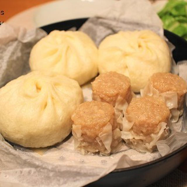 ストウブで『５５１の豚まん＆焼売』の夜ごはん。