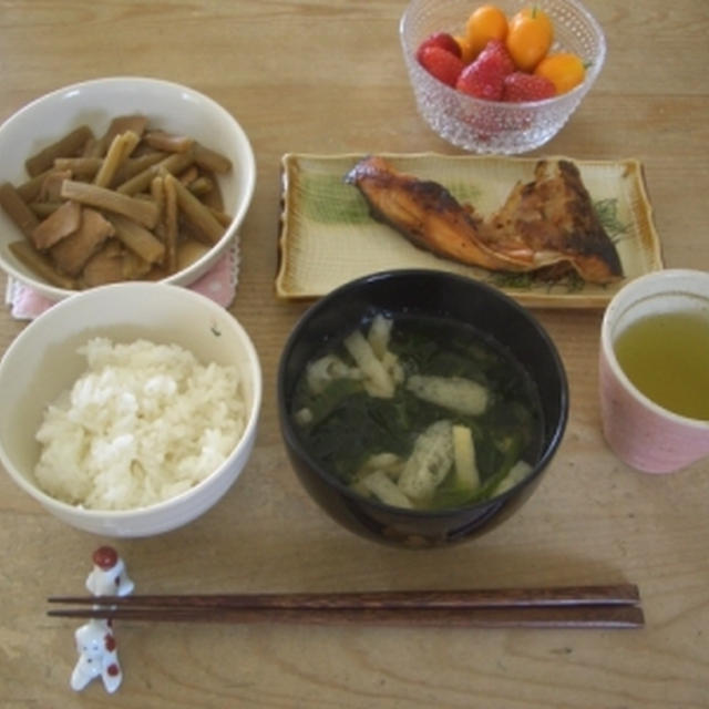 朝ごはんと涼しげな一品…