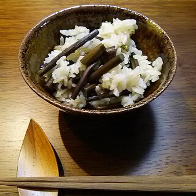 季節の滋味・わらびと蜆の炊き込みご飯