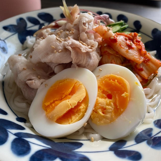 糖質ゼロ麺で冷麺な感じ