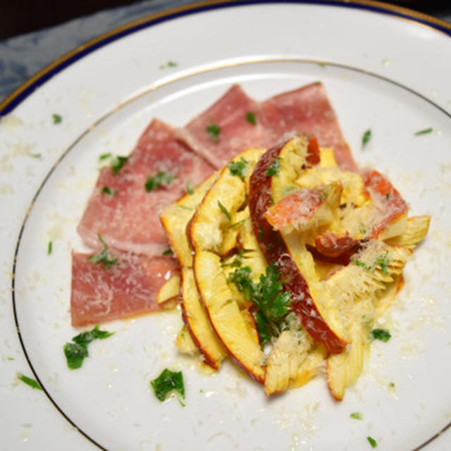 タマゴタケと生ハムのサラダ。見かけたらぜひ！なイタリアンの前菜風おつまみ。