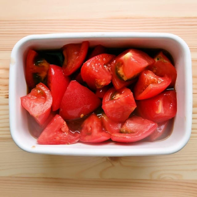 【野菜ひとつ】漬けトマト　甘くないトマトをおいしくいただきます