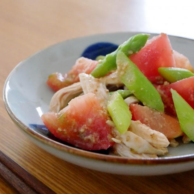 「愛知県産野菜」のおかずレシピ＊トマトとアスパラガスと茹で鶏のごま和え