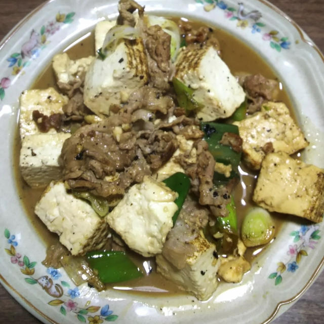 すき焼き風肉豆腐炒め