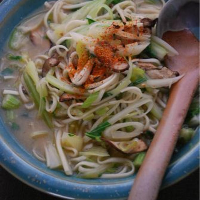 セロリでさわやか☆味噌煮込みうどん