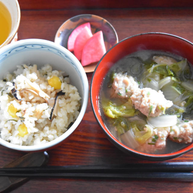 【ヤマキだし部】白菜とほろほろ肉だんごのスープ。おかずにもなる汁物。