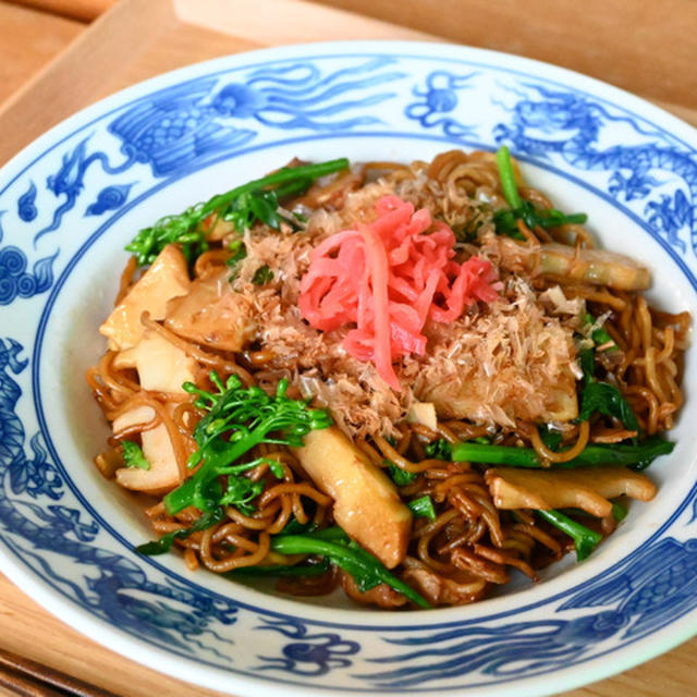 たけのこと菜の花の醤油焼きそば。中国醤油で簡単に本格的な味の春の焼きそば。