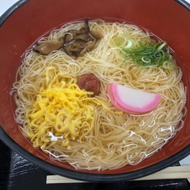 カキの買い出し前に朝ごはん