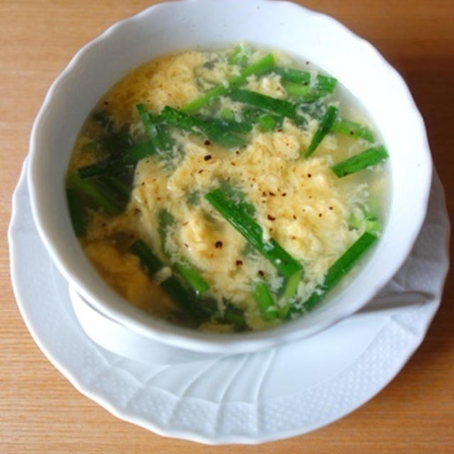 ニラとふわふわ卵のスープ