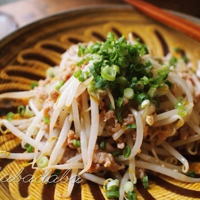 【ご飯が進む魚料理】マグロともやしのピリ辛味噌炒め