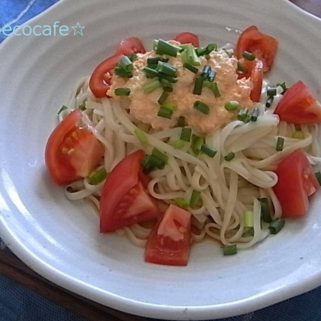 にんじんとトマトのサラダうどん