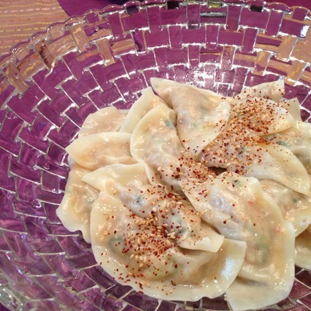 お豆腐を入れてなめらか仕上げ「白菜キムチの水餃子」。